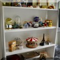 Z08. Music boxes and other collectibles. 